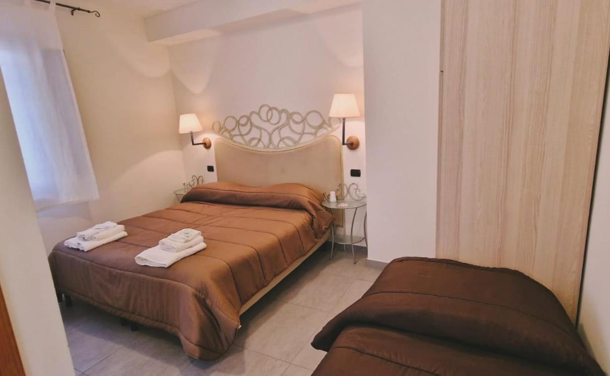 Casa Di Fiore Bad And Breakfast Bed and Breakfast San Giovanni in Fiore Exteriör bild